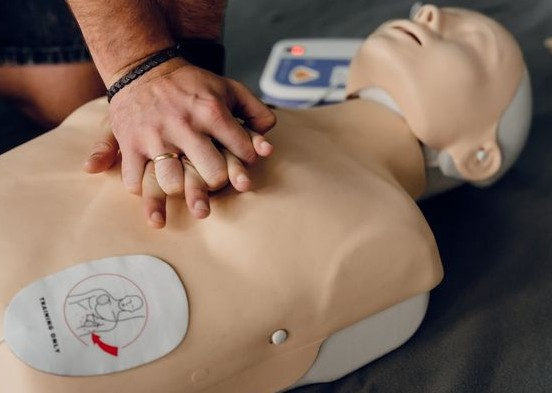 Перша домедична допомога